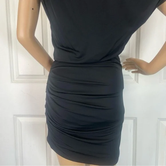 Halston Heritage Black Off-the-Shoulder Ruched Stretchy Lined Cocktail Dress - Picture 8 of 17